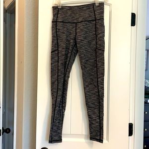 Victoria Sport Black and Grey Marbled leggings